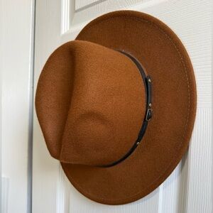 Source Unknown Brown Felt Wide-Brim Fedora with Black Band